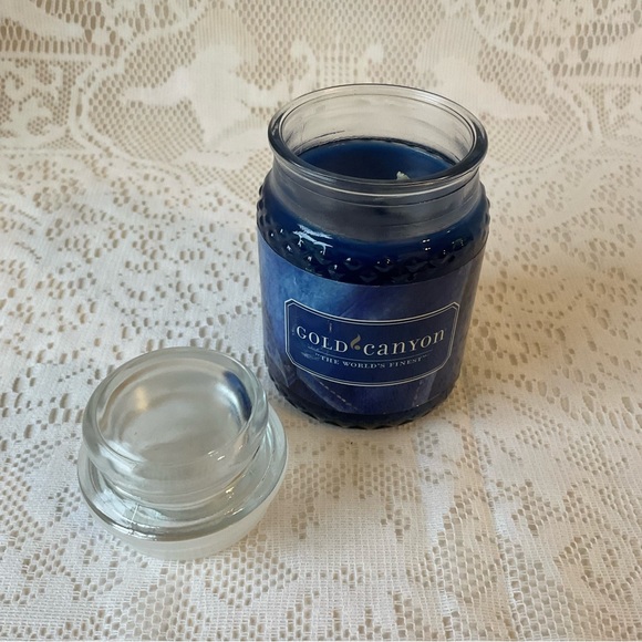 FRESH DENIM Gold Canyon Scented Candle 5 oz / 142 g NWOT Discontinued - Picture 6 of 13